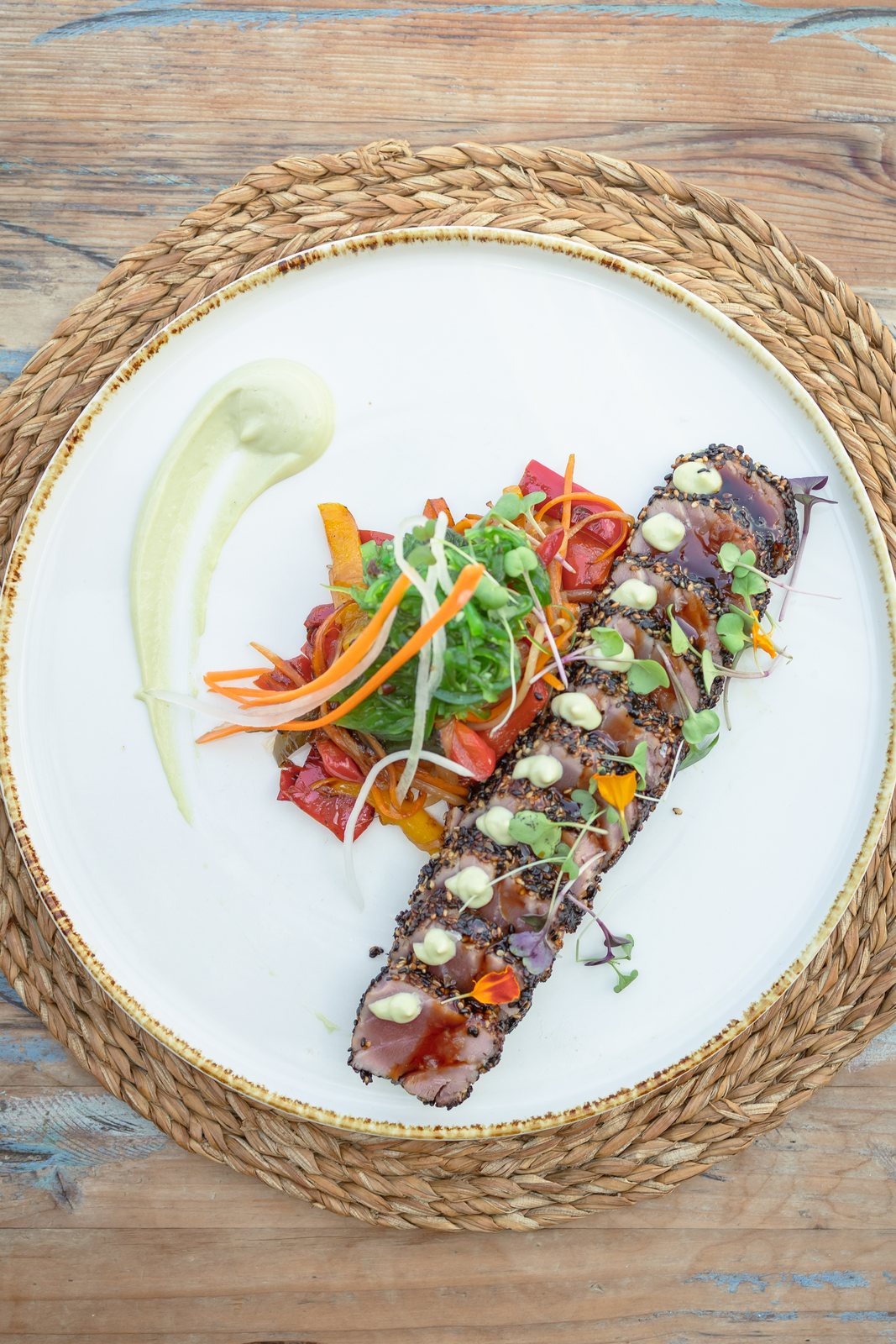 Tataki de atún con sésamo en Marina Bay Palma